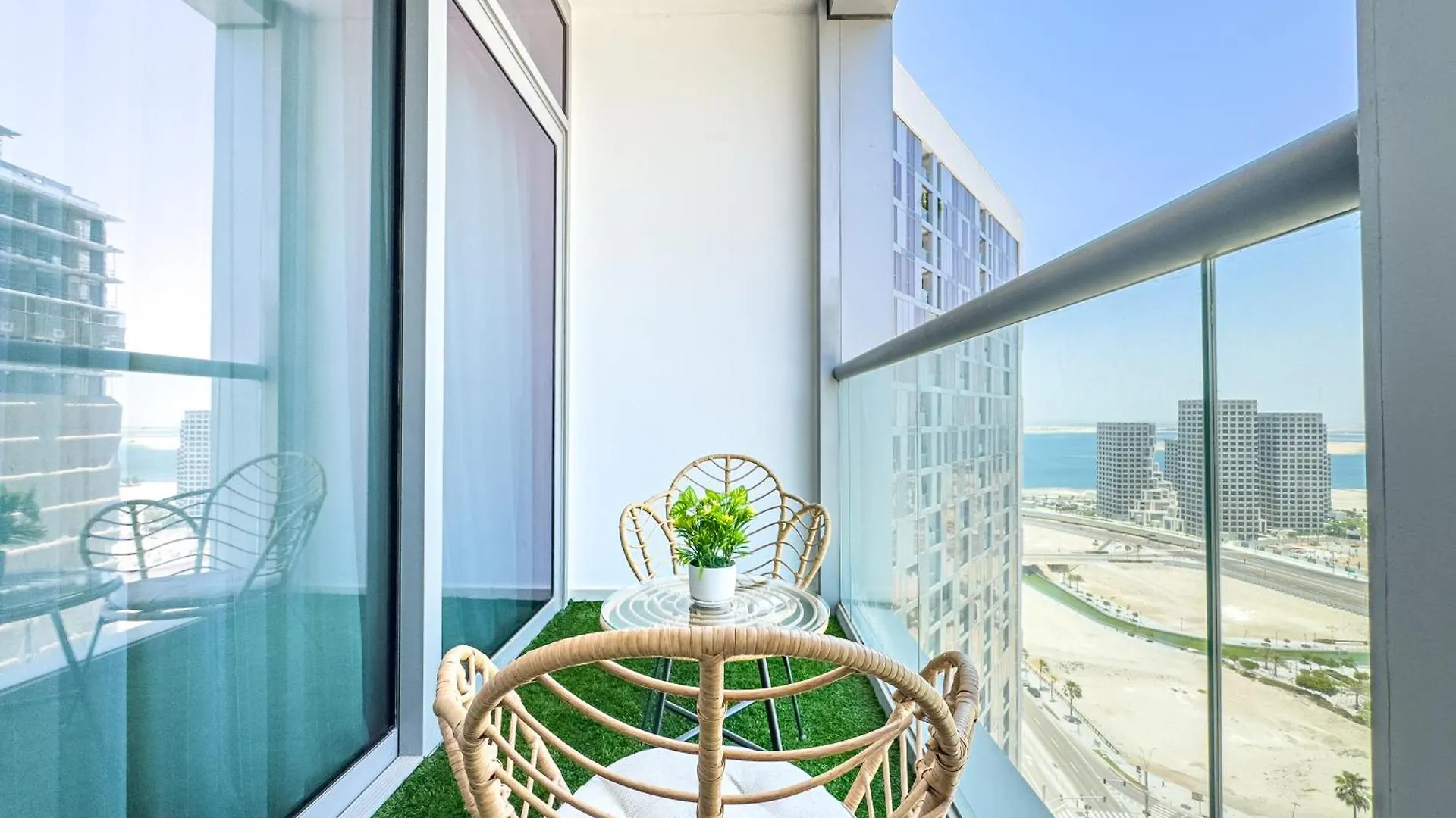 Families & Groups Paradise - 3 Min Walk To Reem Central Park And Beach - 10 People - Big Balcony - High Floor Abu Dhabi Lejlighed
