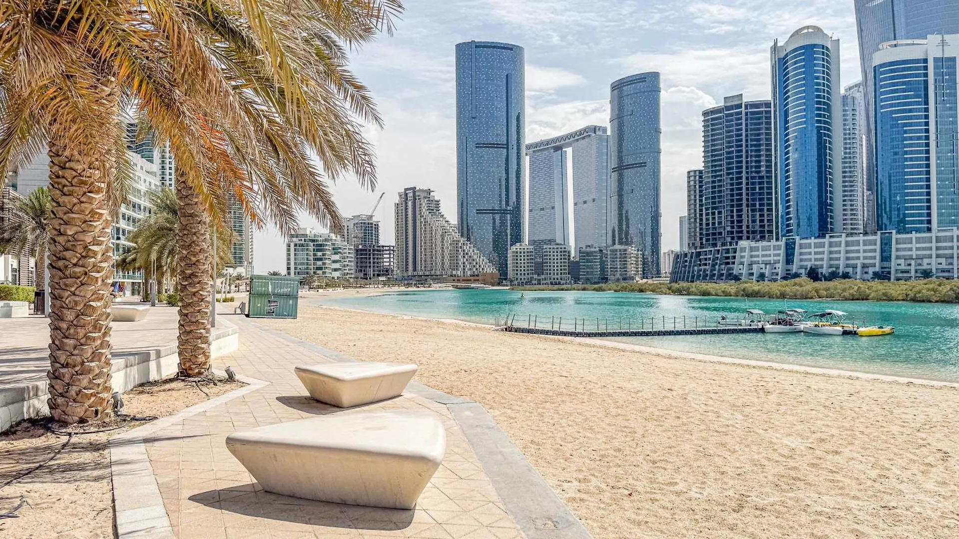 Families & Groups Paradise - 3 Min Walk To Reem Central Park And Beach - 10 People - Big Balcony - High Floor Abu Dzabi
