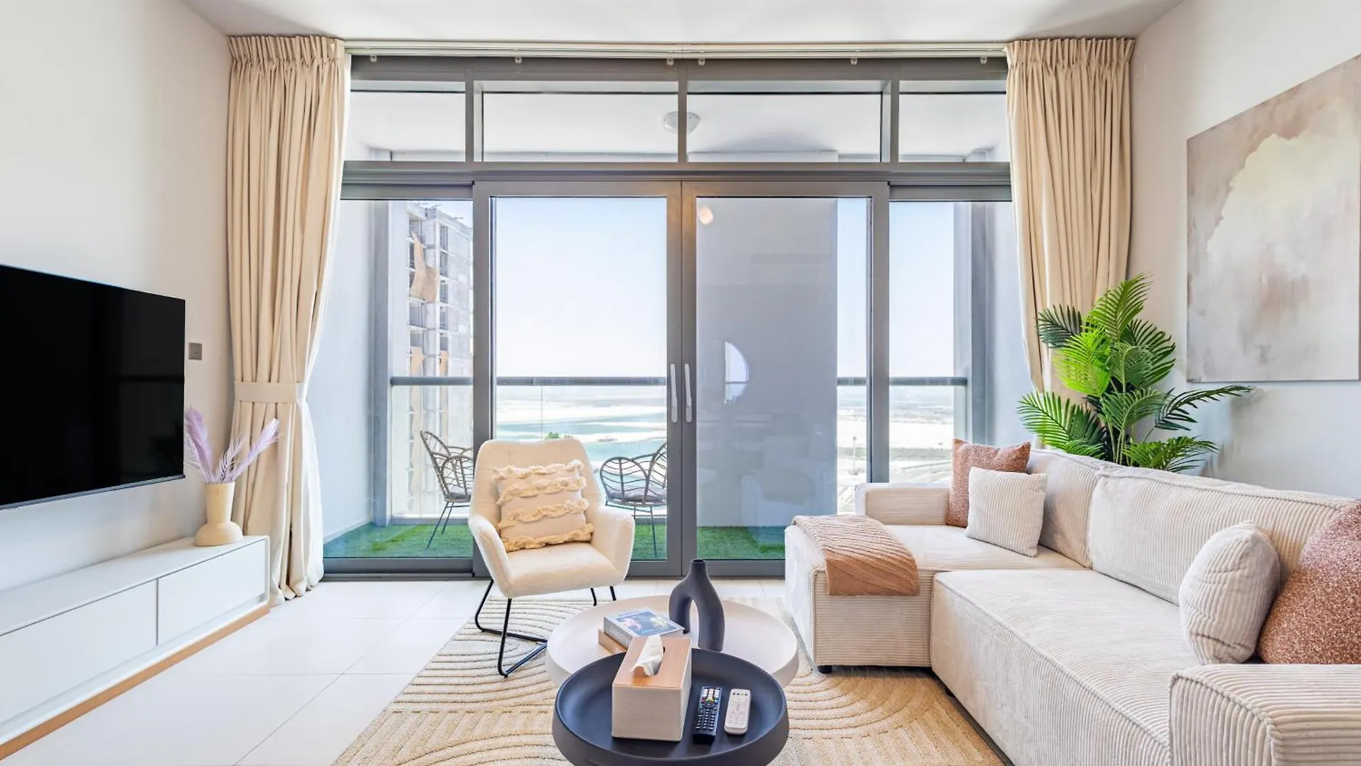 Apartman Families & Groups Paradise - 3 Min Walk To Reem Central Park And Beach - 10 People - Big Balcony - High Floor Abu Dzabi